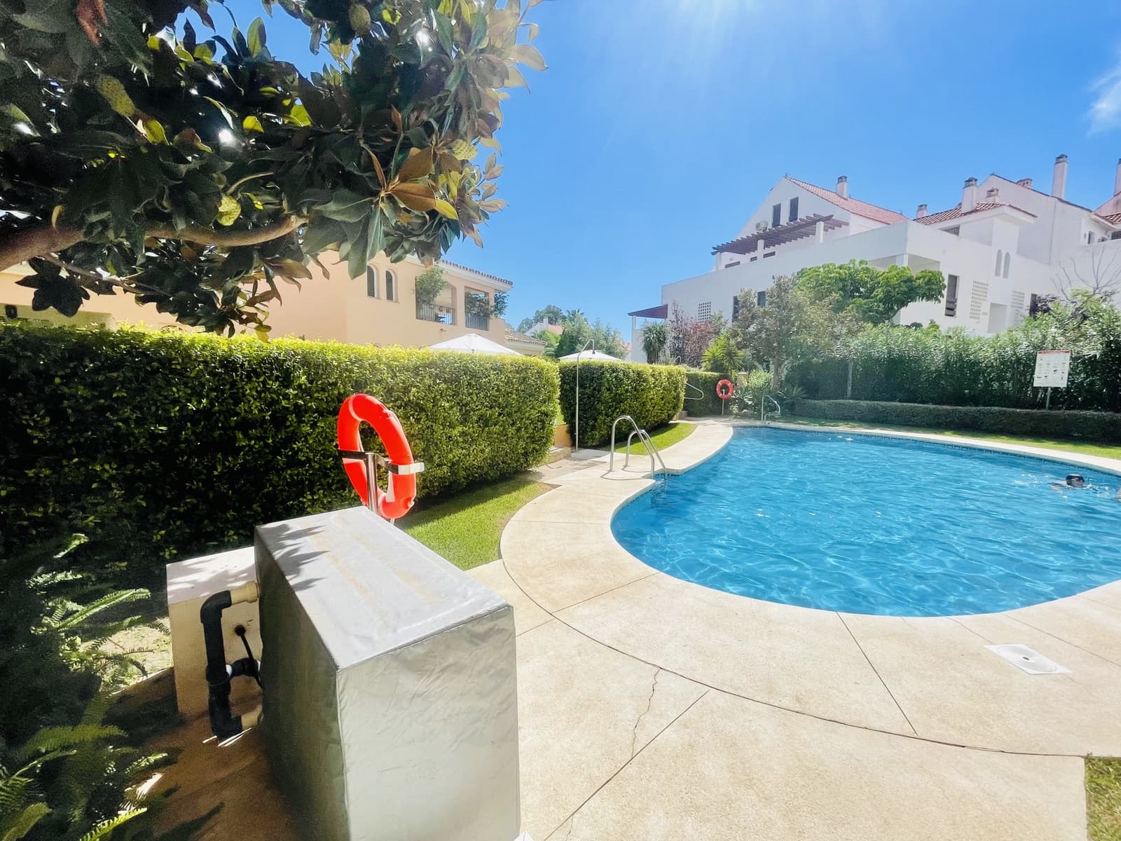 3 soverom Leilighet til salgs i Nueva Andalucia med svømmebasseng garasje - € 425 000 (Ref: 10002093)