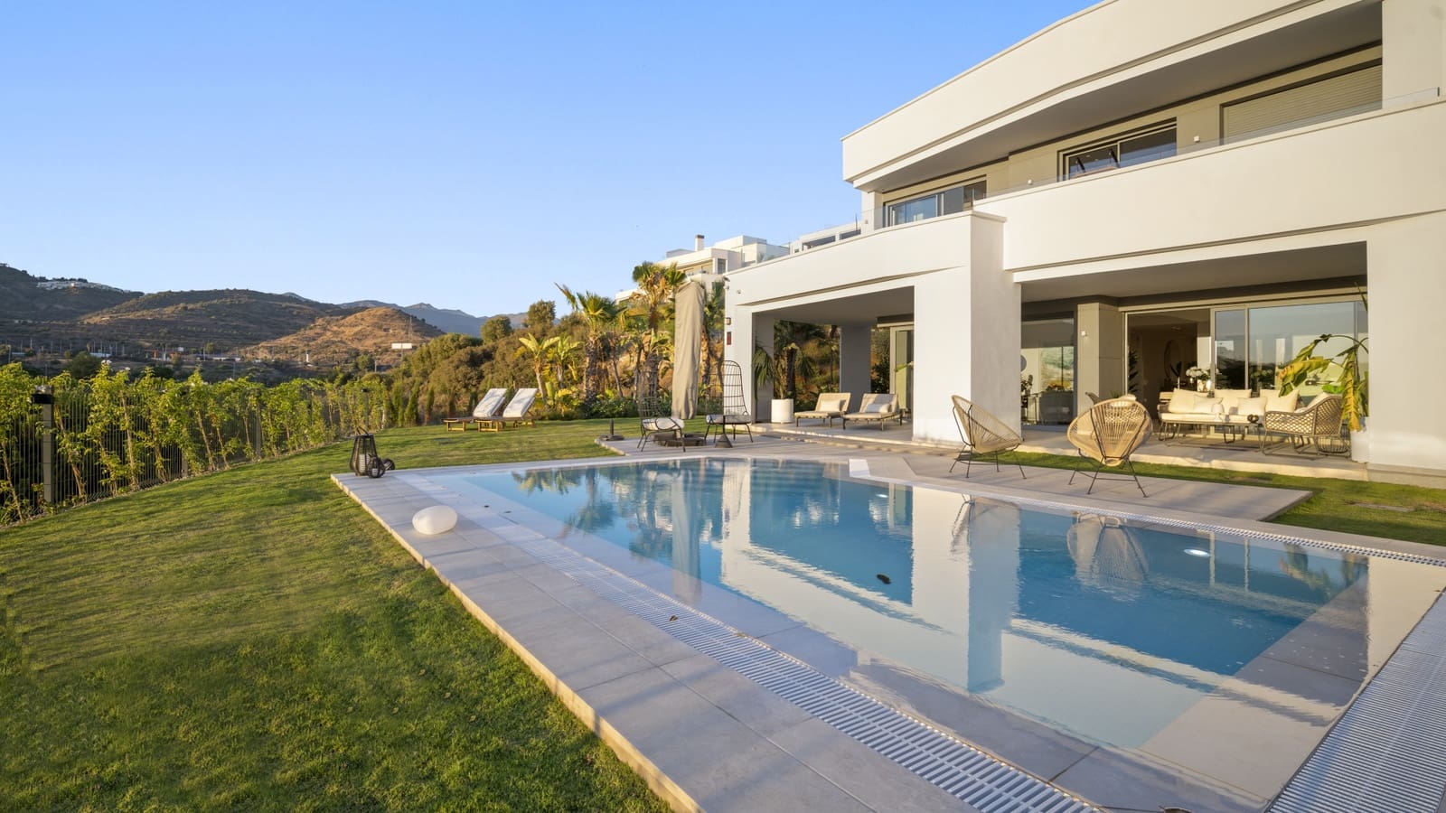 4 quarto Moradia para venda em Marbella com piscina garagem - 3 150 000 € (Ref: 10002094)