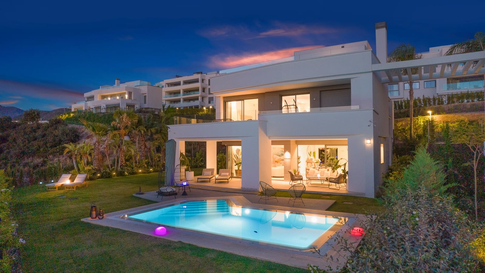 4 quarto Moradia para venda em Marbella com piscina garagem - 3 150 000 € (Ref: 10002094)
