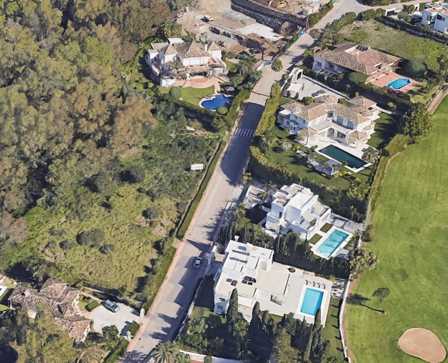 Bouwgrond te koop in Nueva Andalucia - € 1.790.000 (Ref: 10002095)