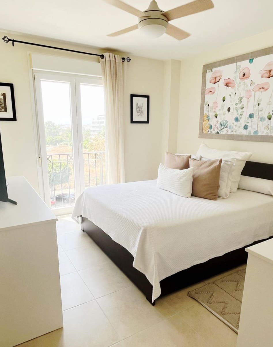 4 sovrum Lägenhet till salu i Nueva Andalucia med pool garage - 375 000 € (Ref: 10002096)