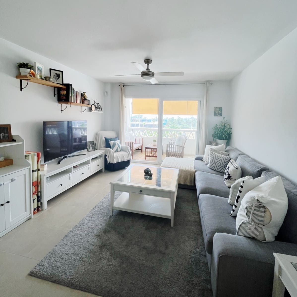 4 sovrum Lägenhet till salu i Nueva Andalucia med pool garage - 375 000 € (Ref: 10002096)