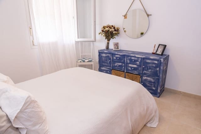 4 sovrum Lägenhet till salu i Nueva Andalucia, Marbella med pool garage - 375 000 € (Ref: 10002096)