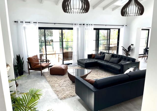 4 soveværelse Villa til salg i Marbella med swimmingpool garage - € 2.650.000 (Ref: 10002097)