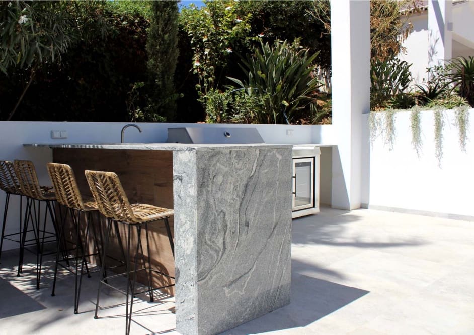 4 soveværelse Villa til salg i Marbella med swimmingpool garage - € 2.650.000 (Ref: 10002097)