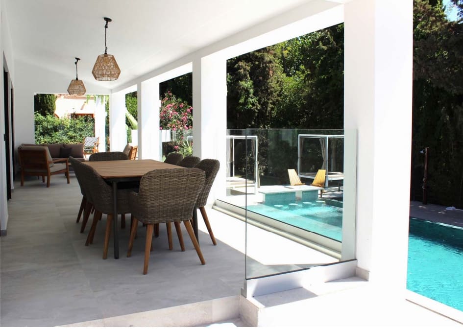 4 soveværelse Villa til salg i Marbella med swimmingpool garage - € 2.650.000 (Ref: 10002097)