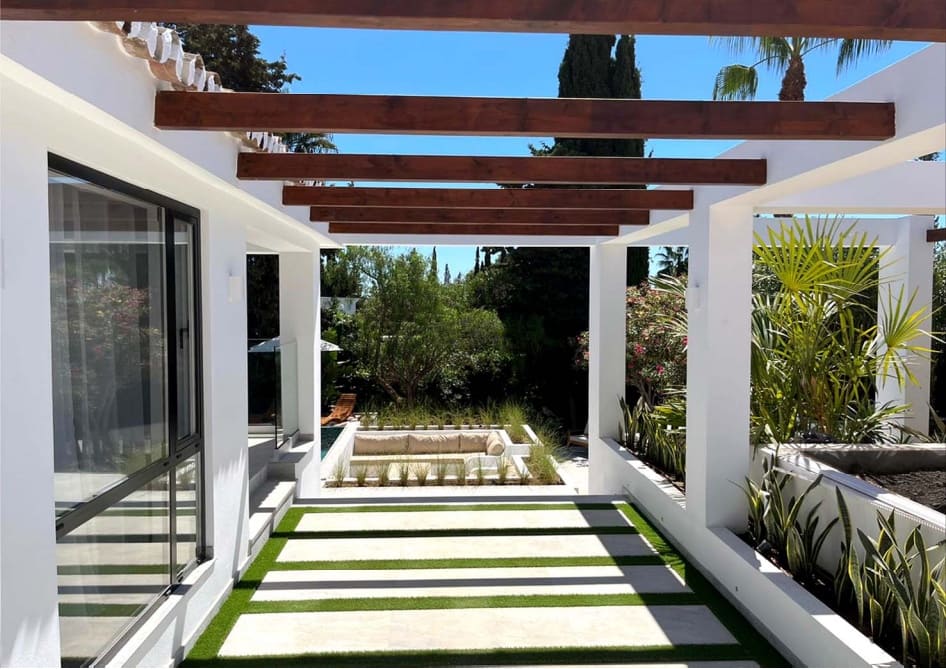 4 soveværelse Villa til salg i Marbella med swimmingpool garage - € 2.650.000 (Ref: 10002097)