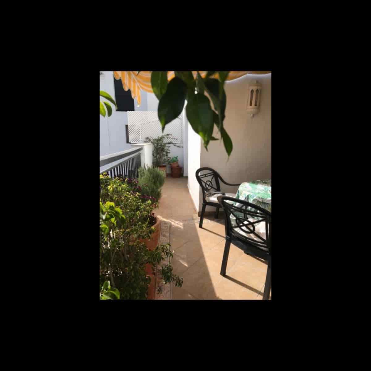 2 sypialnia Apartament na sprzedaż w Puerto Banus z basenem garażem - 585 000 € (Ref: 10002098)