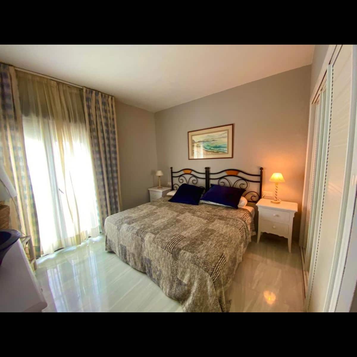 2 sypialnia Apartament na sprzedaż w Puerto Banus z basenem garażem - 585 000 € (Ref: 10002098)
