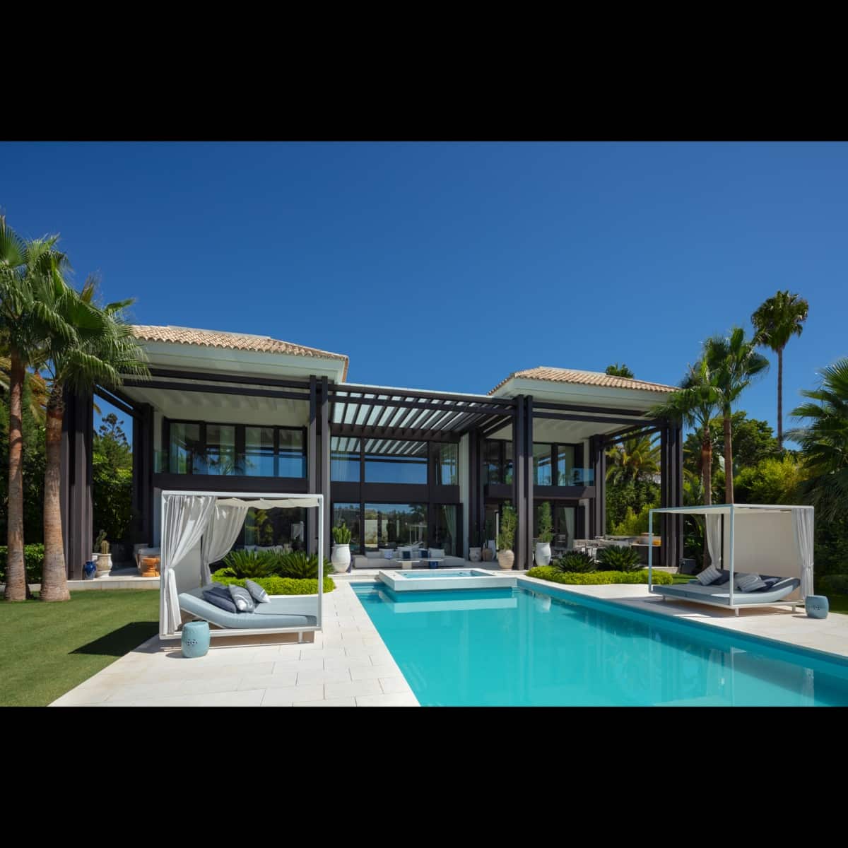 6 slaapkamer Villa te koop in Marbella met zwembad garage - € 13.500.000 (Ref: 10002099)