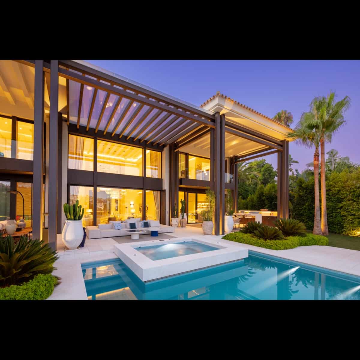 6 slaapkamer Villa te koop in Marbella met zwembad garage - € 13.500.000 (Ref: 10002099)