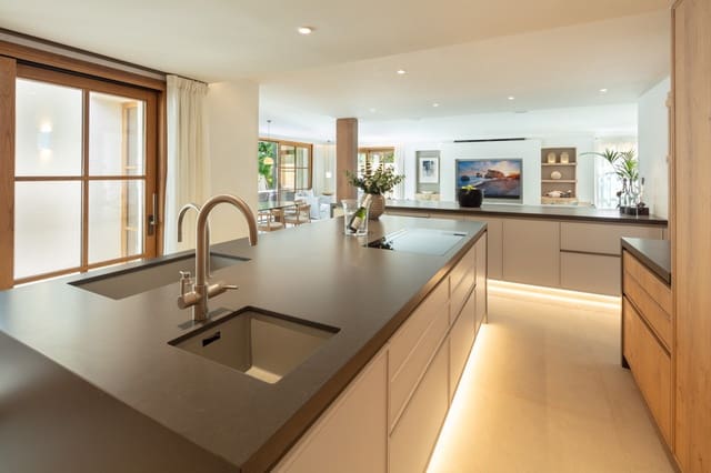 5 sypialnia Willa na sprzedaż w Golden Mile, Marbella z basenem garażem - 6 500 000 € (Ref: 10002100)