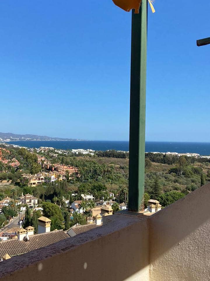 3 sypialnia Apartament na sprzedaż w Marbella z basenem garażem - 649 000 € (Ref: 10002105)