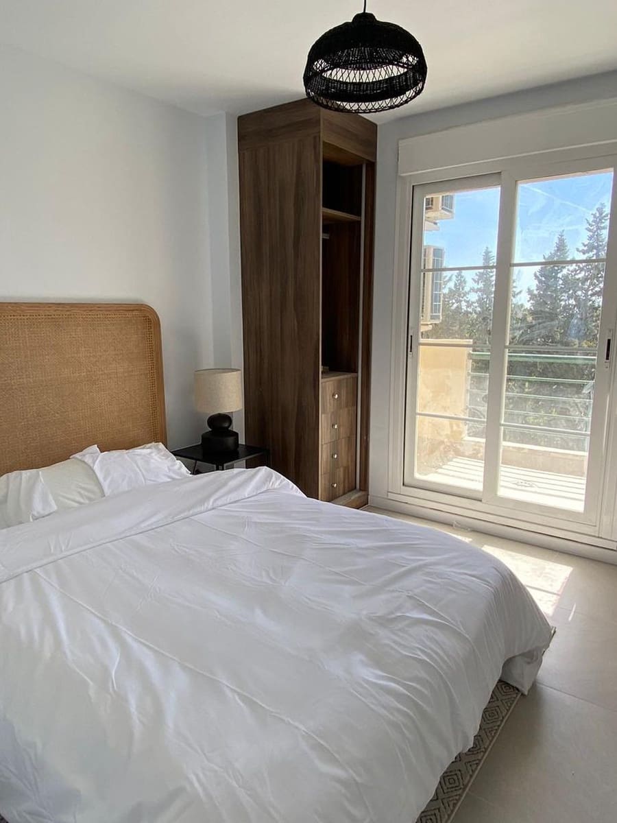 3 sypialnia Apartament na sprzedaż w Marbella z basenem garażem - 649 000 € (Ref: 10002105)