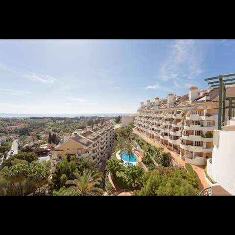 3 sypialnia Apartament na sprzedaż w Marbella z basenem garażem - 649 000 € (Ref: 10002105)