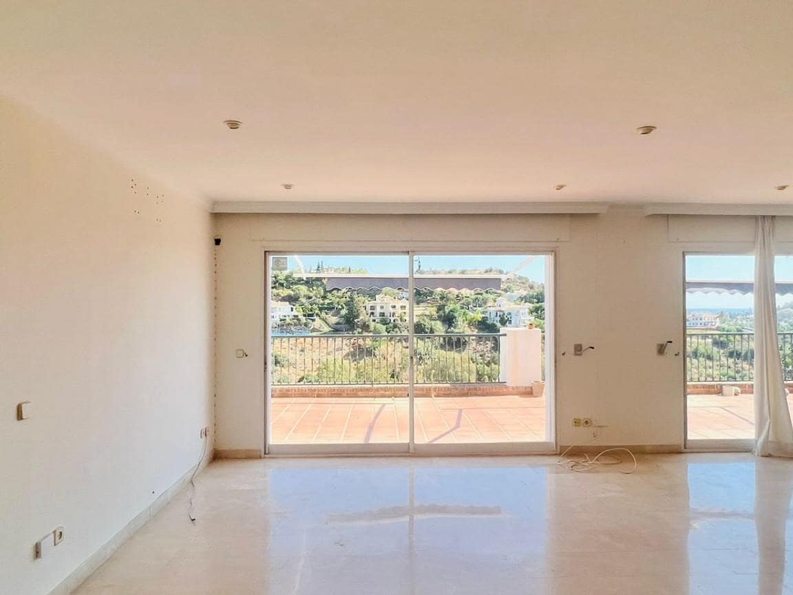 3 sypialnia Apartament na sprzedaż w La Quinta z basenem garażem - 750 000 € (Ref: 10002115)