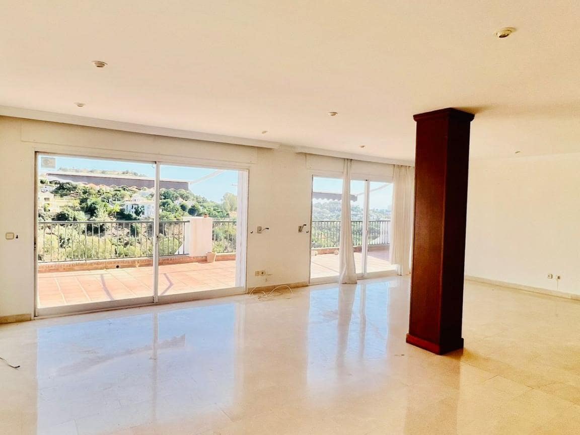 3 sypialnia Apartament na sprzedaż w La Quinta z basenem garażem - 750 000 € (Ref: 10002115)