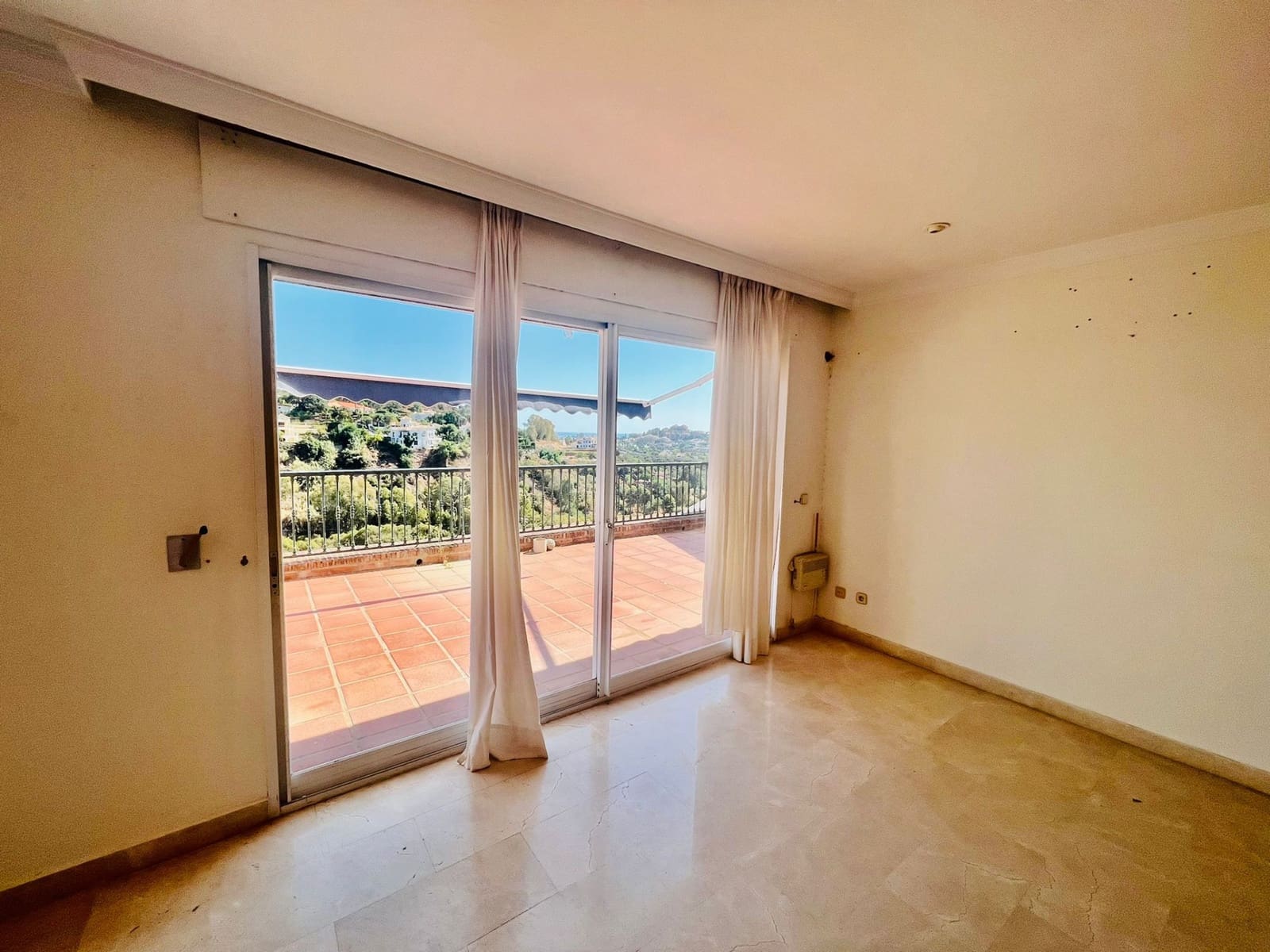3 sypialnia Apartament na sprzedaż w La Quinta z basenem garażem - 750 000 € (Ref: 10002115)