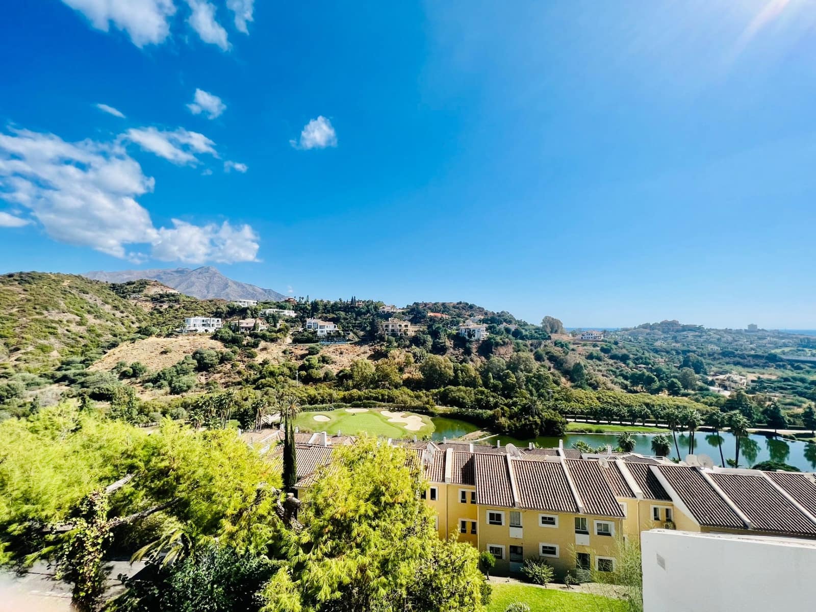 3 sypialnia Apartament na sprzedaż w La Quinta z basenem garażem - 750 000 € (Ref: 10002115)