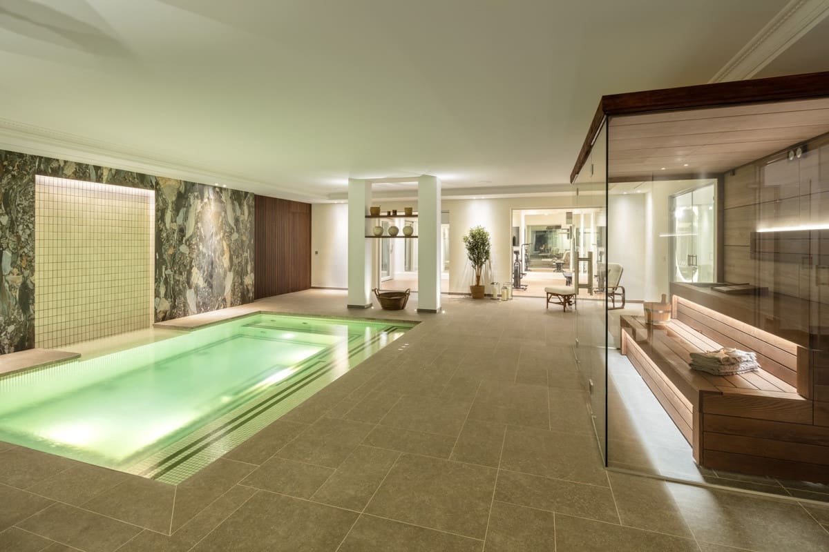 6 soverom Villa til salgs i Marbella med svømmebasseng garasje - € 8 750 000 (Ref: 10002116)