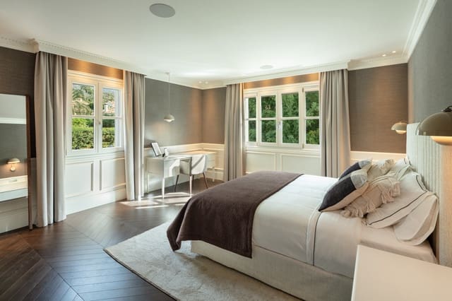 6 soverom Villa til salgs i Marbella med svømmebasseng garasje - € 8 750 000 (Ref: 10002116)