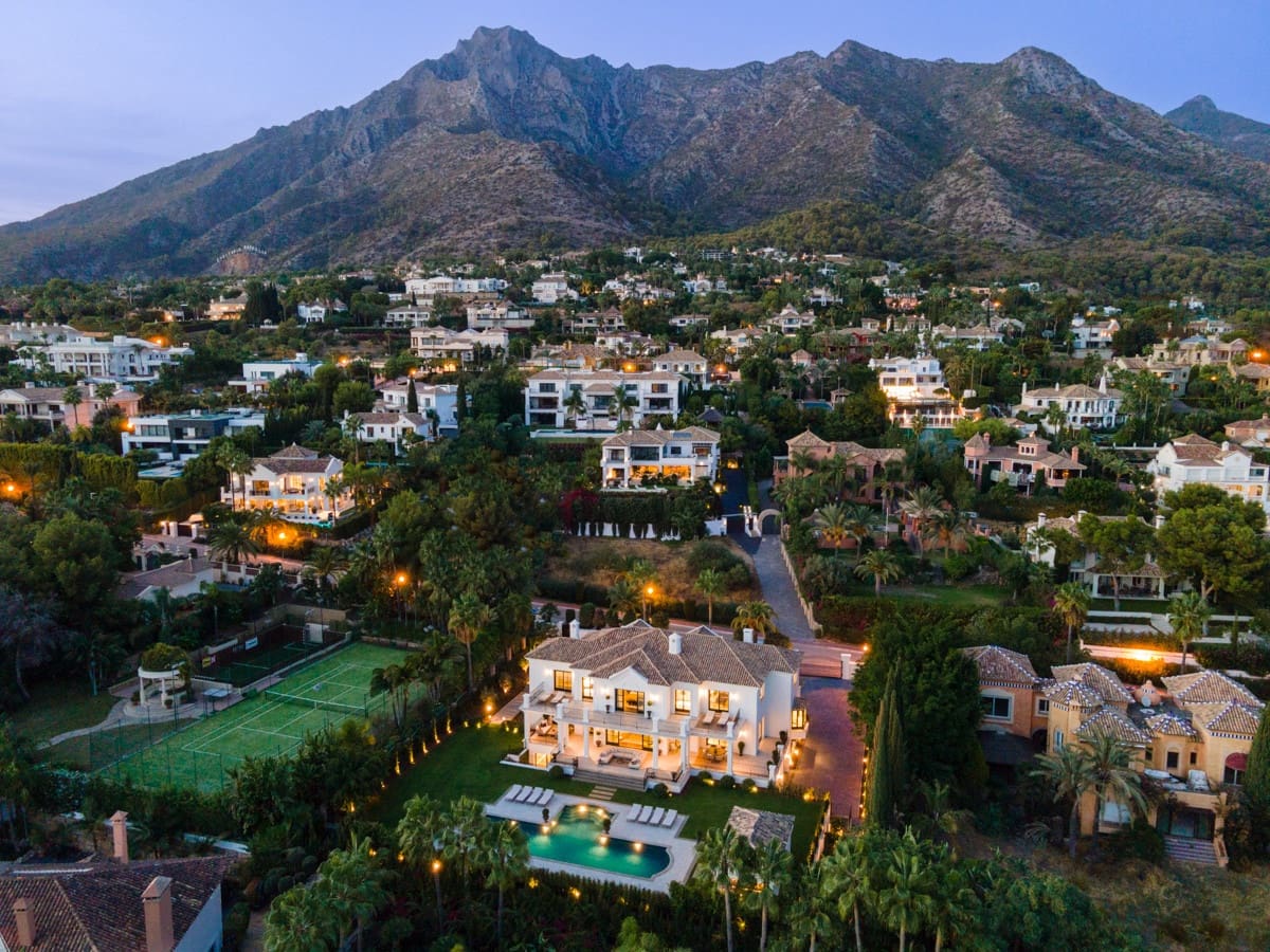 6 soverom Villa til salgs i Marbella med svømmebasseng garasje - € 8 750 000 (Ref: 10002116)