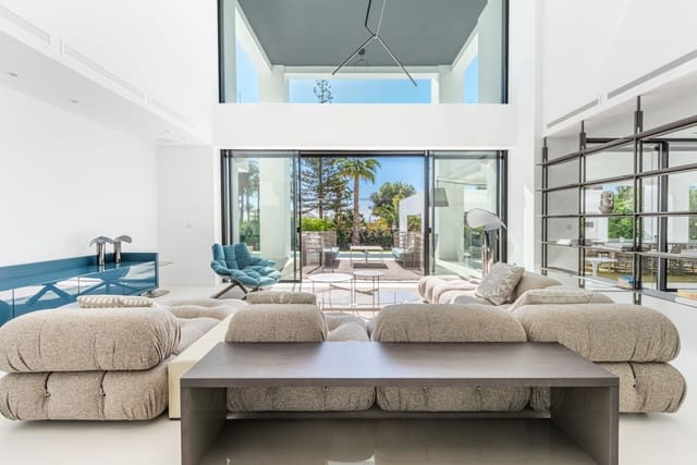 6 bedroom Villa for sale in Marbella with pool garage - € 5,490,000 (Ref: 10002117)