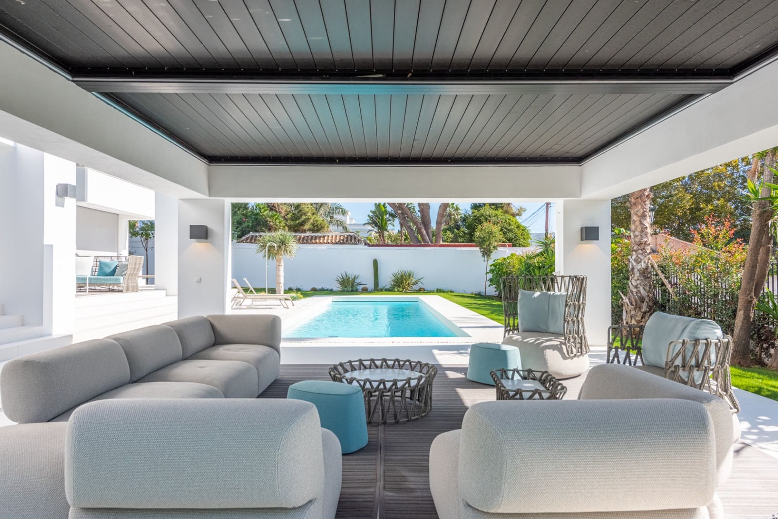 6 bedroom Villa for sale in Marbella with pool garage - € 5,490,000 (Ref: 10002117)