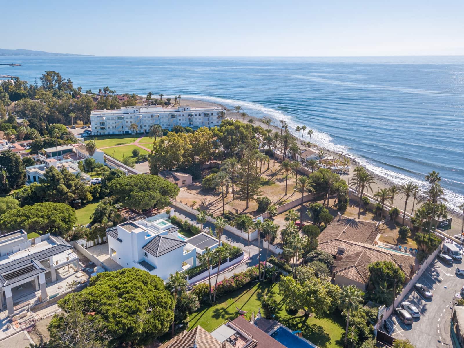 6 bedroom Villa for sale in Marbella with pool garage - € 5,490,000 (Ref: 10002117)