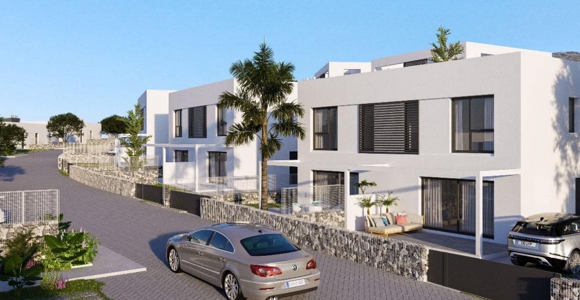 4 chambre Villa/Maison à vendre à Marbella avec piscine garage - 388 000 € (Ref: 10002119)