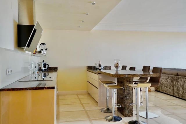 3 soverom Leilighet til salgs i Estepona med svømmebasseng garasje - € 1 495 000 (Ref: 10002120)