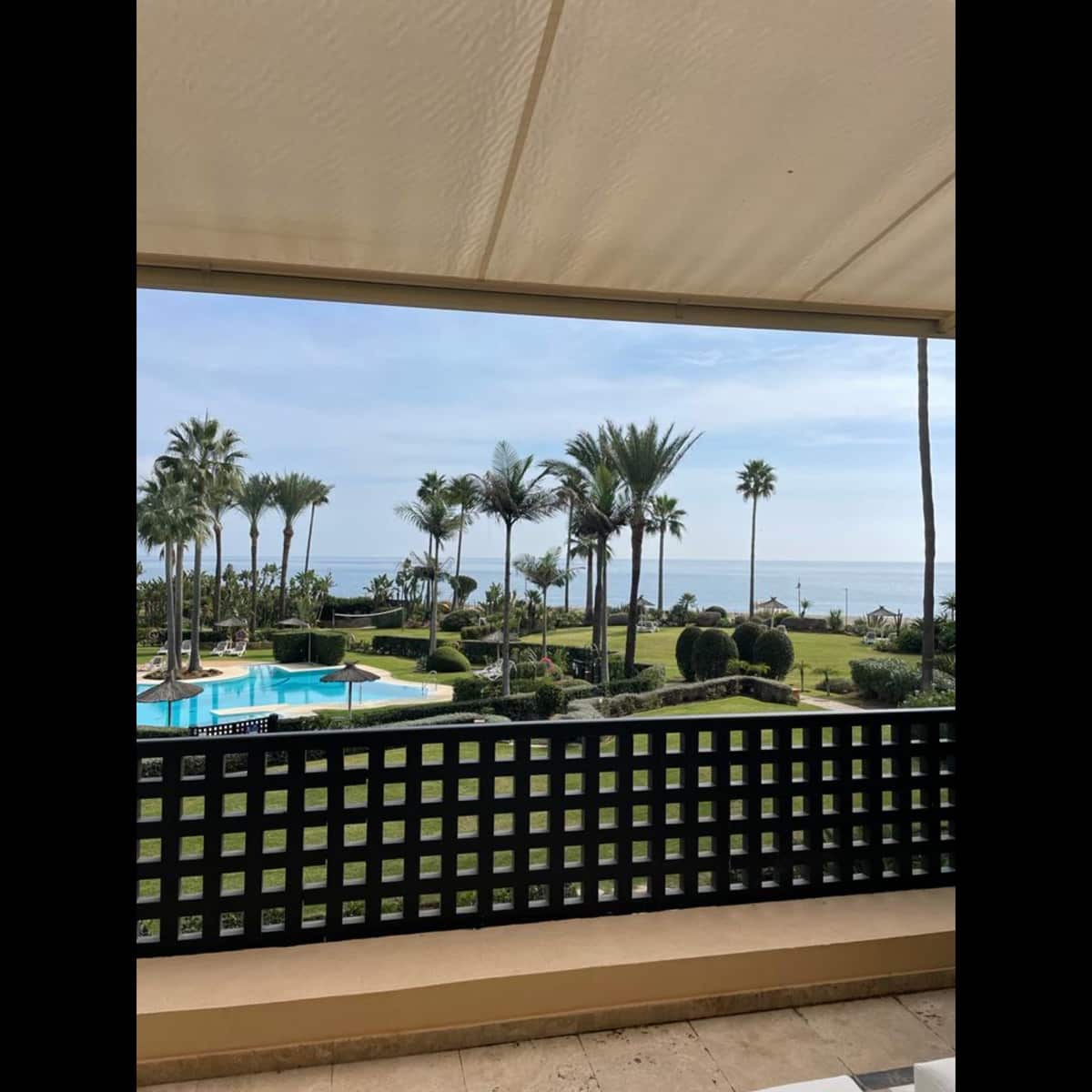 3 soverom Leilighet til salgs i Estepona med svømmebasseng garasje - € 1 495 000 (Ref: 10002120)