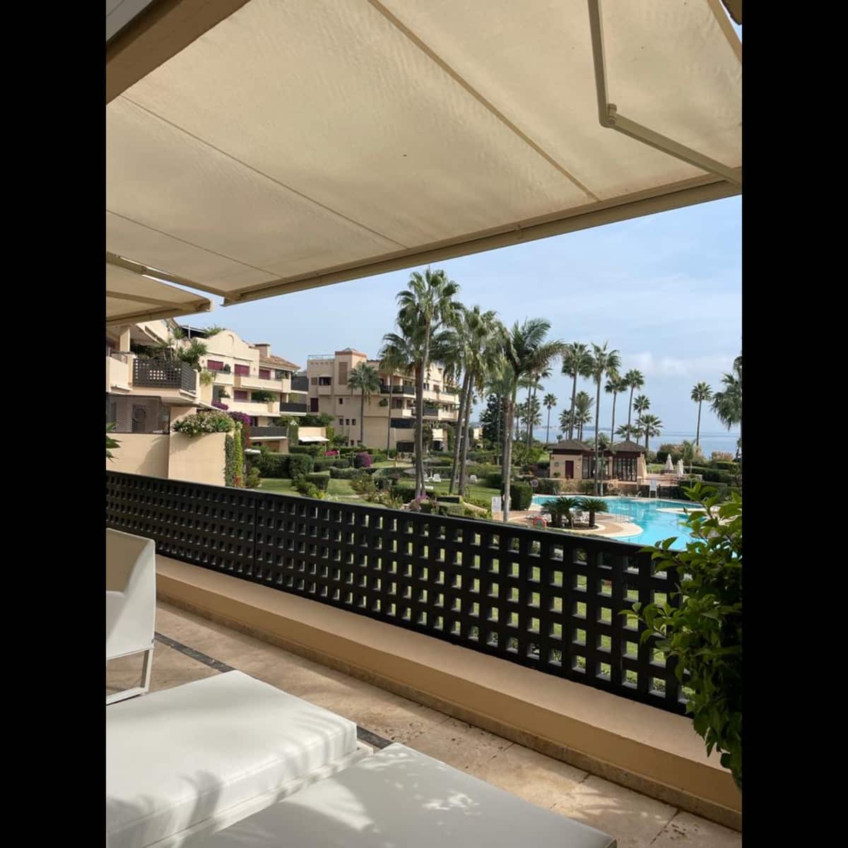 3 soverom Leilighet til salgs i Estepona med svømmebasseng garasje - € 1 495 000 (Ref: 10002120)