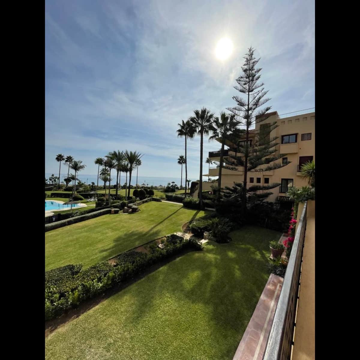 3 soverom Leilighet til salgs i Estepona med svømmebasseng garasje - € 1 495 000 (Ref: 10002120)