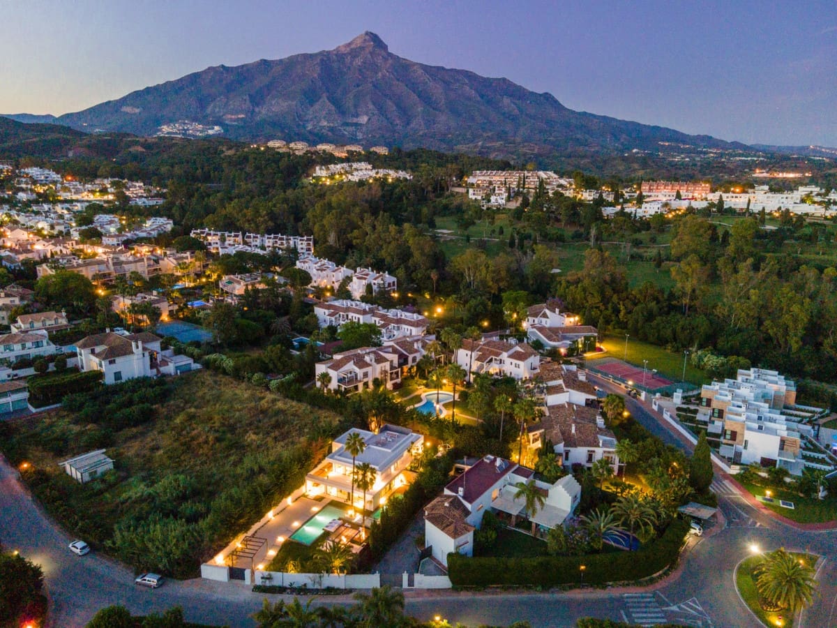 4 slaapkamer Villa te koop in Marbella met zwembad garage - € 3.300.000 (Ref: 10002131)