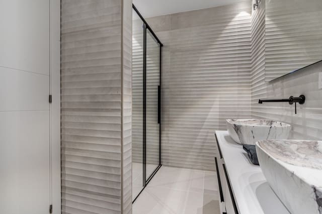 Apartamento de 3 habitaciones en Marbella en venta con piscina garaje - 600.000 € (Ref: 10002137)