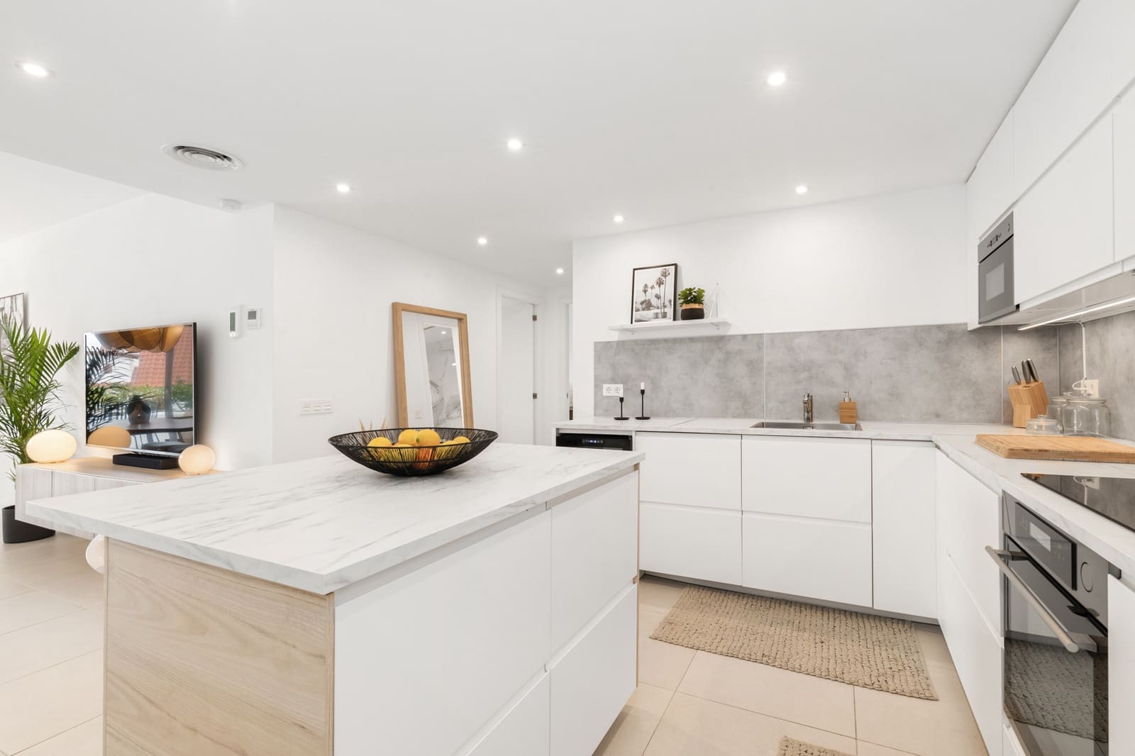3 sypialnia Apartament na sprzedaż w Marbella z basenem garażem - 695 000 € (Ref: 10002139)