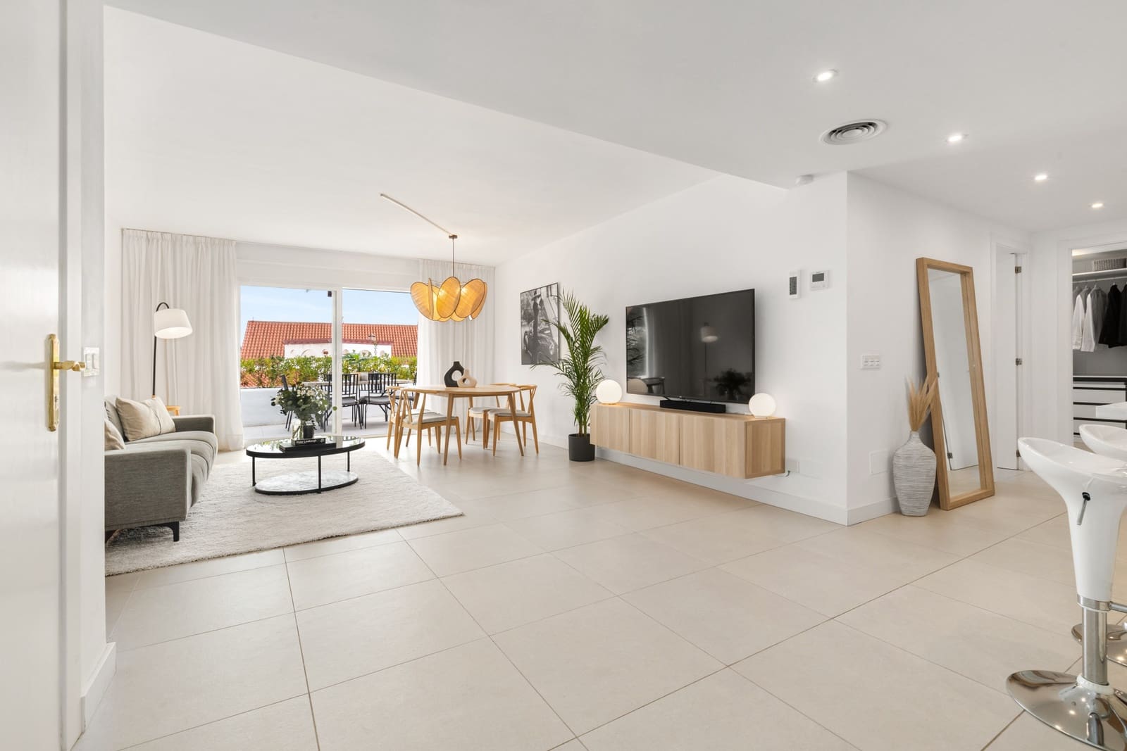 3 sypialnia Apartament na sprzedaż w Marbella z basenem garażem - 695 000 € (Ref: 10002139)