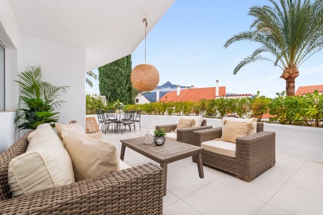 3 sypialnia Apartament na sprzedaż w Marbella z basenem garażem - 695 000 € (Ref: 10002139)