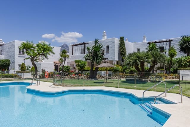 3 sypialnia Apartament na sprzedaż w Marbella z basenem garażem - 695 000 € (Ref: 10002139)