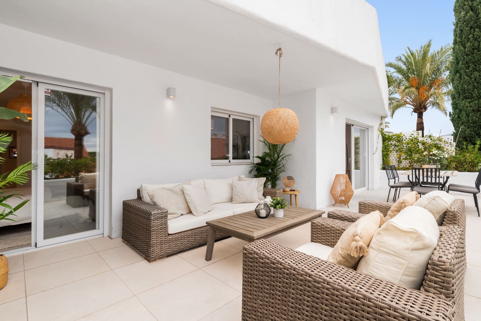 3 sypialnia Apartament na sprzedaż w Marbella z basenem garażem - 695 000 € (Ref: 10002139)