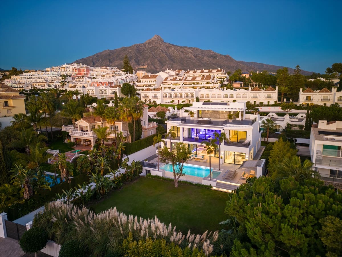 5 soveværelse Villa til salg i Marbella med swimmingpool garage - € 5.950.000 (Ref: 10002141)