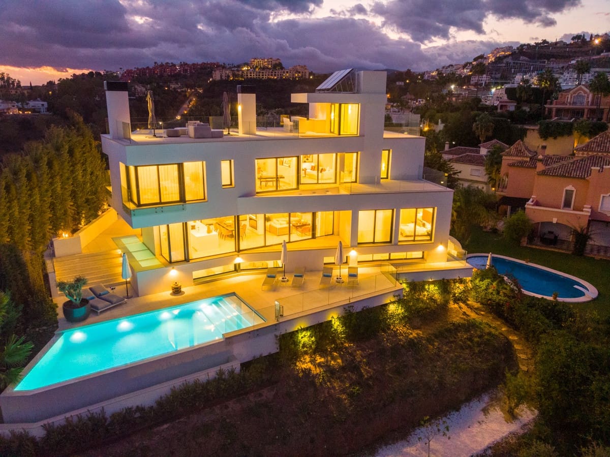 5 Zimmer Villa zu verkaufen in Marbella mit Pool Garage - 5.500.000 € (Ref: 10002146)