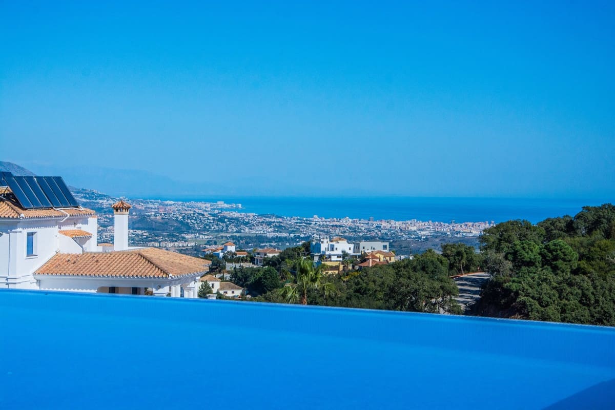 6 slaapkamer Villa te koop in Marbella met zwembad garage - € 1.860.000 (Ref: 10002153)