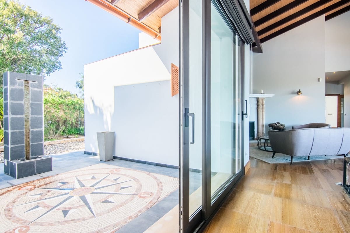 6 slaapkamer Villa te koop in Marbella met zwembad garage - € 1.860.000 (Ref: 10002153)