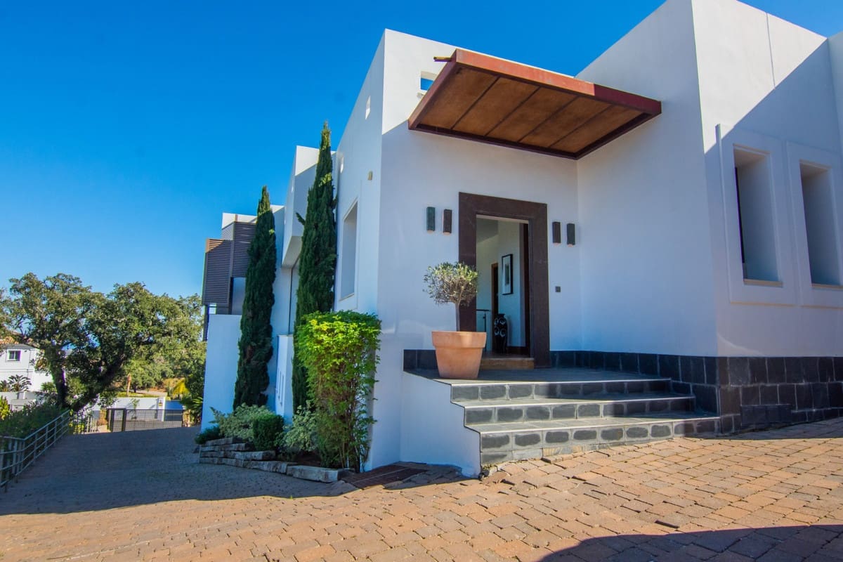 6 slaapkamer Villa te koop in Marbella met zwembad garage - € 1.860.000 (Ref: 10002153)