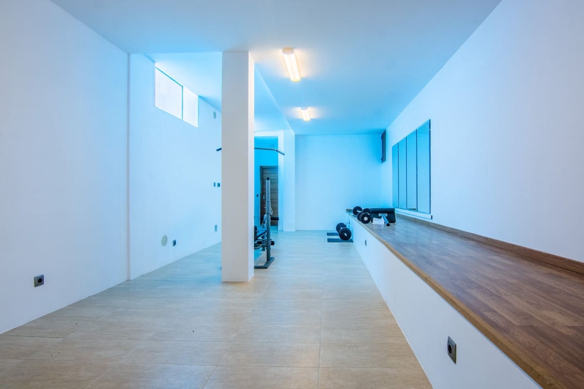 6 slaapkamer Villa te koop in Marbella met zwembad garage - € 1.860.000 (Ref: 10002153)