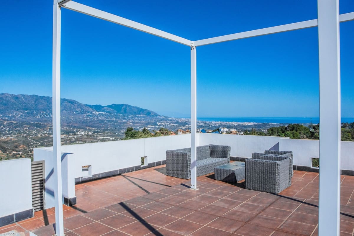 6 slaapkamer Villa te koop in Marbella met zwembad garage - € 1.860.000 (Ref: 10002153)