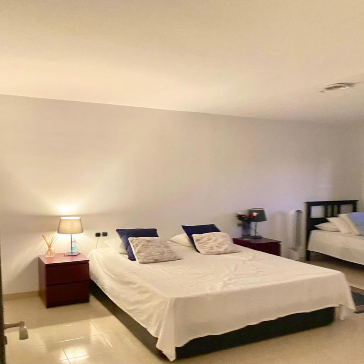 3 bedroom Villa for sale in Nueva Andalucia - € 975,000 (Ref: 10002156)