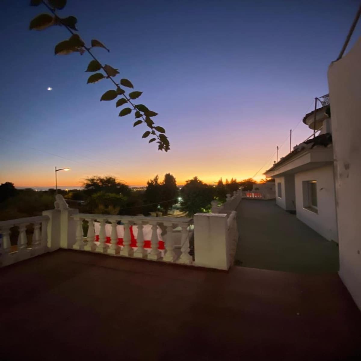 3 bedroom Villa for sale in Nueva Andalucia - € 975,000 (Ref: 10002156)